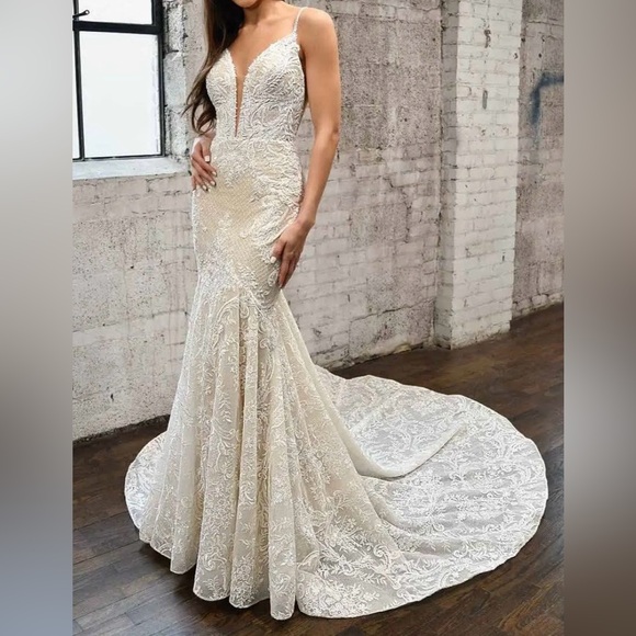 Martina Liana Dresses & Skirts - Martina Liana Wedding Dress with Train